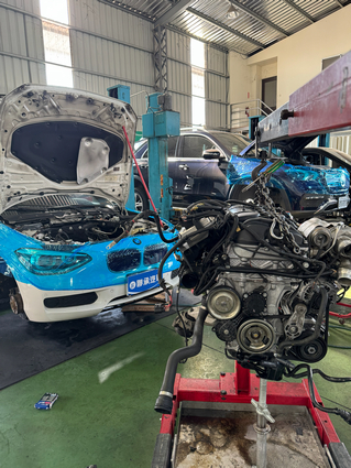 BMW 116I.F20.N1引擎漏油&吃機油 維修維修